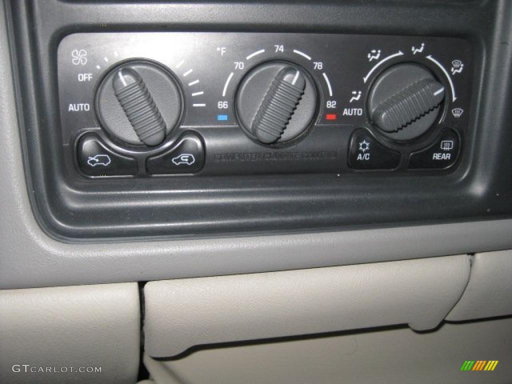 2002 GMC Yukon XL SLT 4x4 Controls Photo #42257746