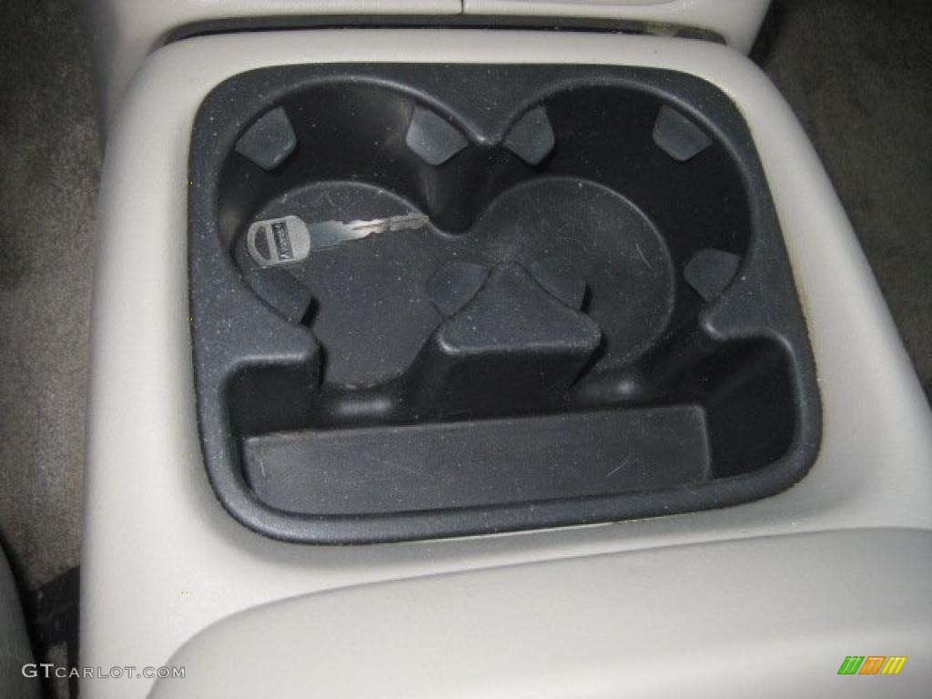 2002 Yukon XL SLT 4x4 - Summit White / Neutral/Shale photo #36