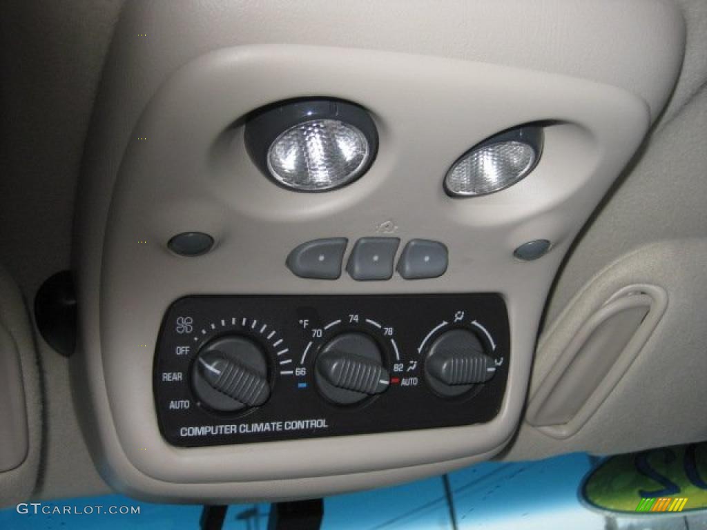 2002 Yukon XL SLT 4x4 - Summit White / Neutral/Shale photo #38