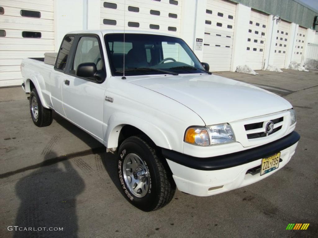 2001 B-Series Truck B4000 Dual Sport Cab Plus 4 - Classic White / Medium Graphite photo #4