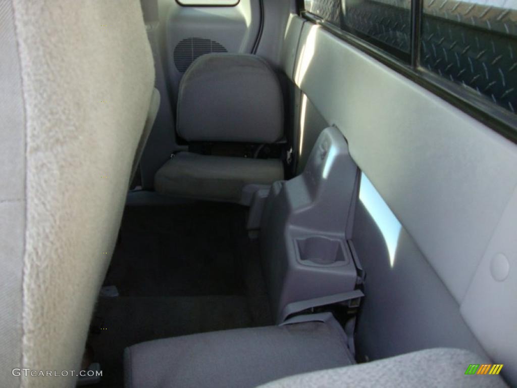 2001 B-Series Truck B4000 Dual Sport Cab Plus 4 - Classic White / Medium Graphite photo #29