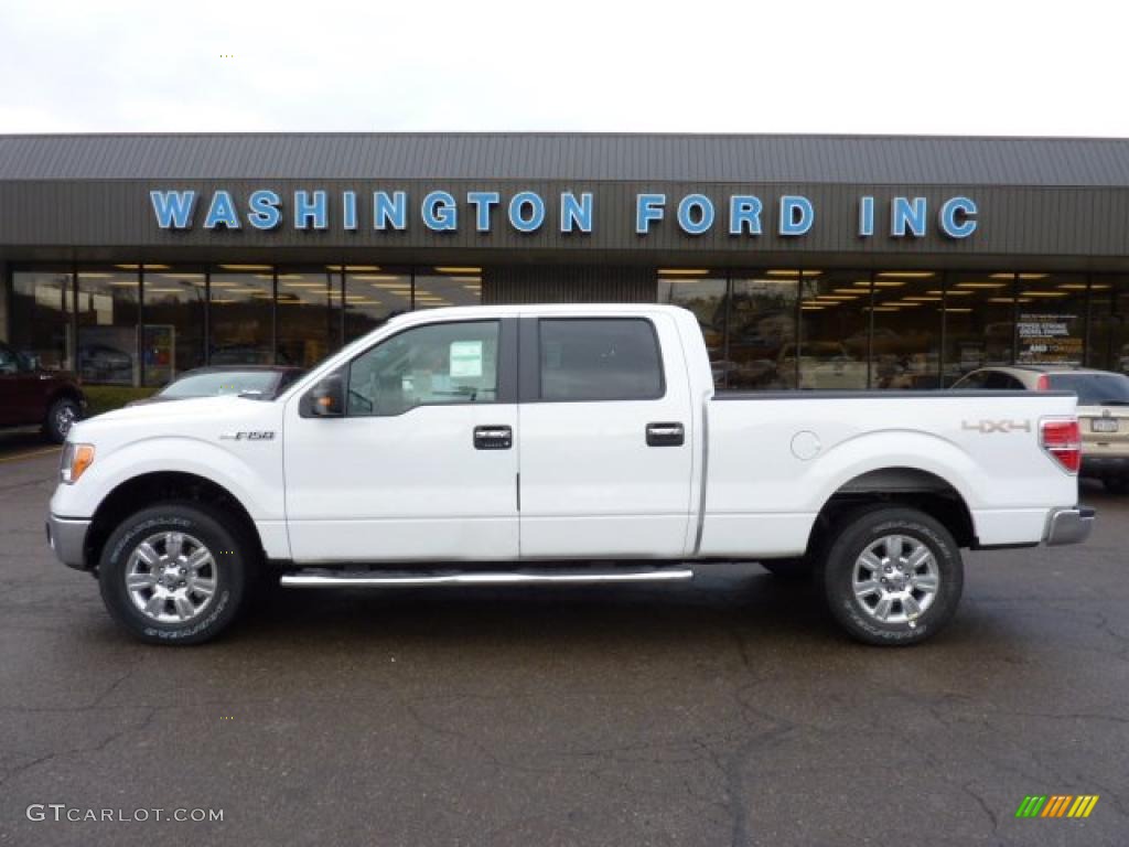 2011 F150 XLT SuperCrew 4x4 - Oxford White / Pale Adobe photo #1