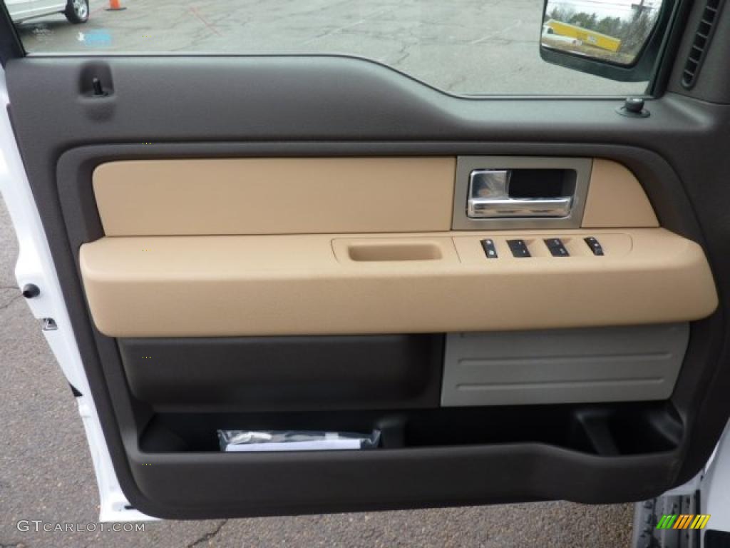 2011 Ford F150 XLT SuperCab 4x4 Pale Adobe Door Panel Photo #42259738