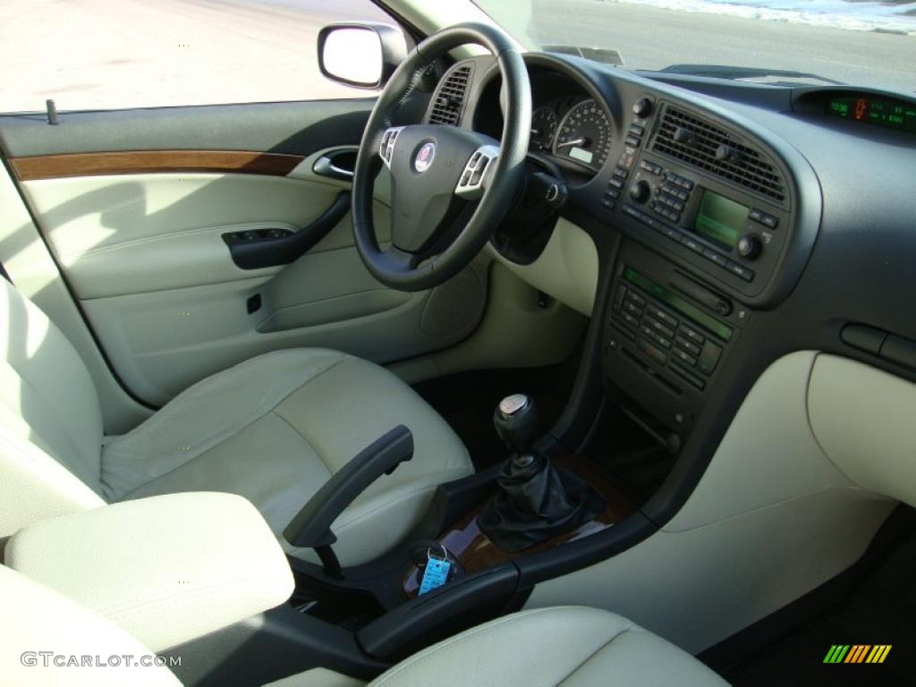 2006 Saab 9-3 2.0T Sport Sedan Parchment Dashboard Photo #42260126