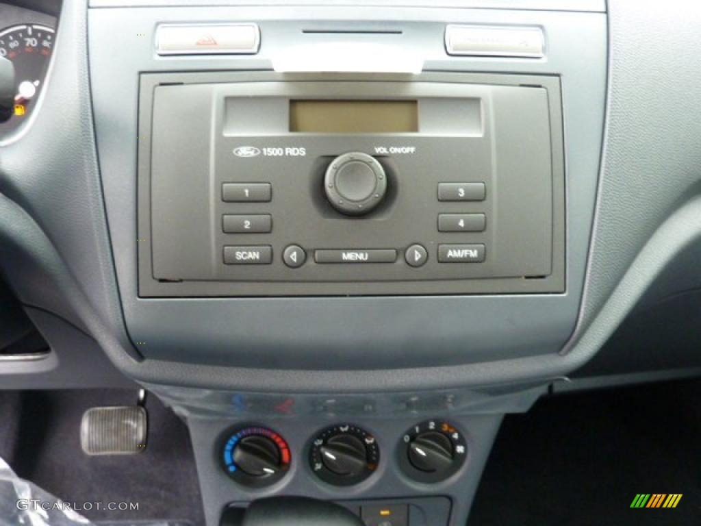 2011 Ford Transit Connect XL Cargo Van Controls Photo #42261658