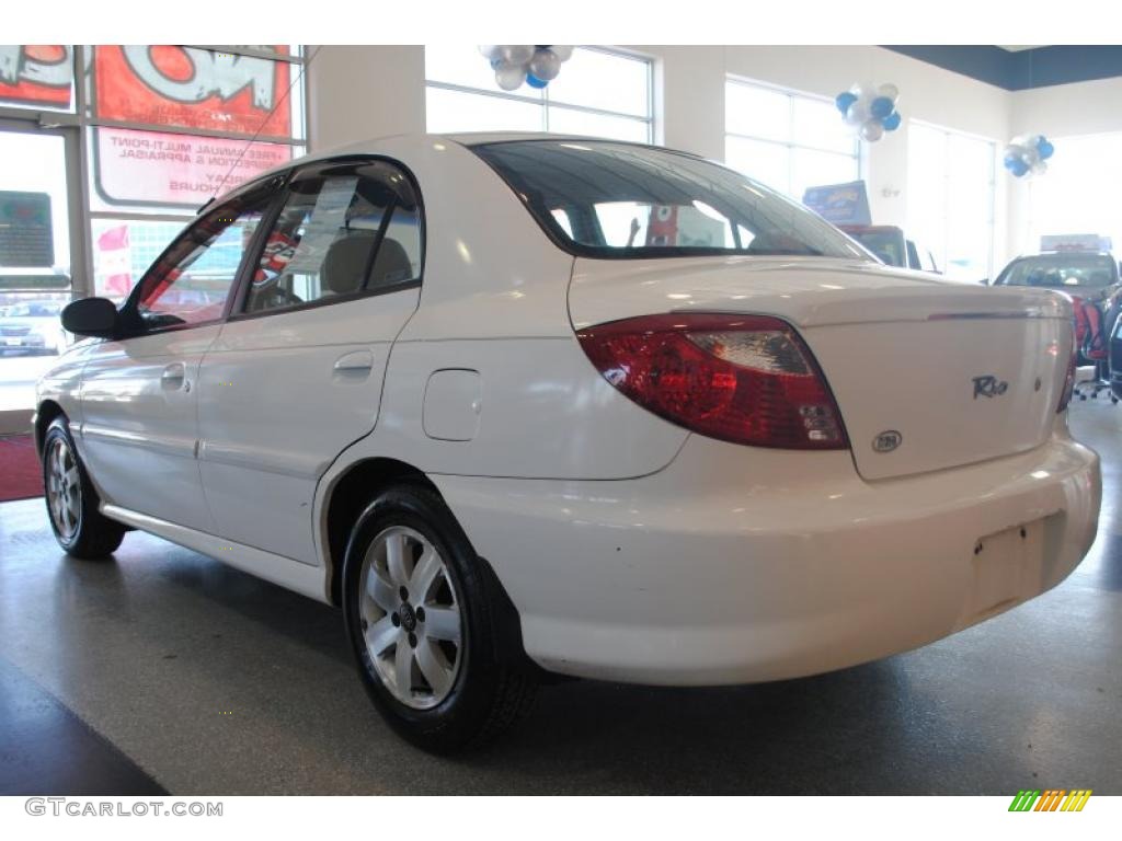 2002 Rio Sedan - Polar White / Gray photo #4