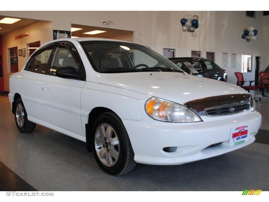 2002 Rio Sedan - Polar White / Gray photo #8