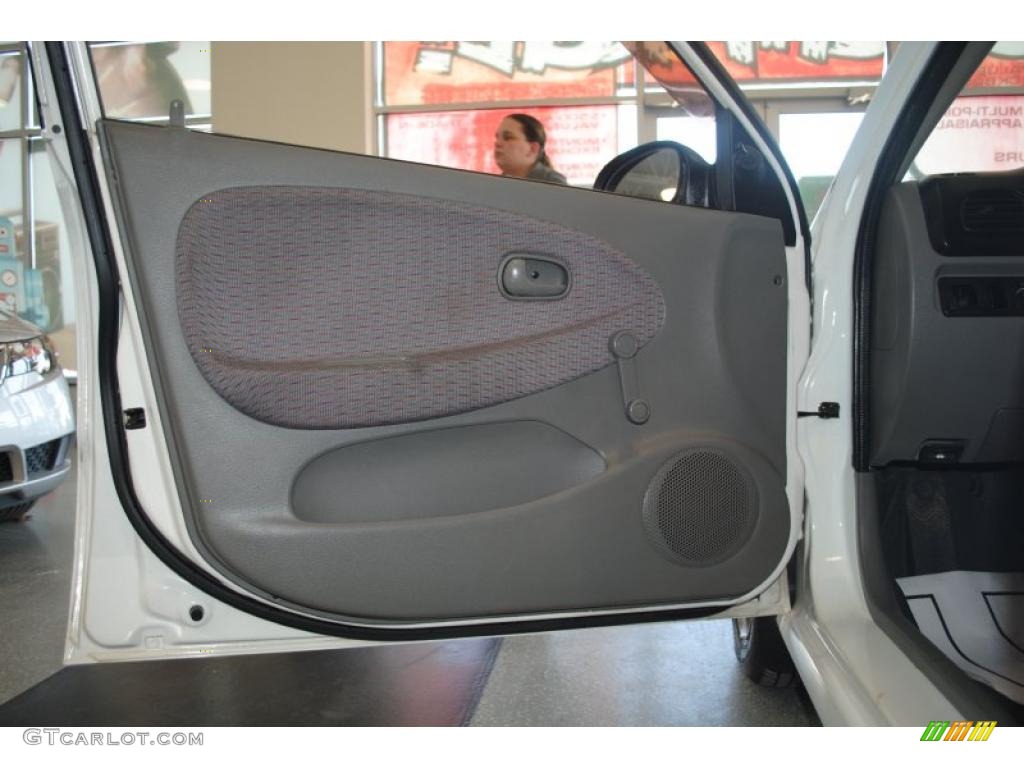 2002 Rio Sedan - Polar White / Gray photo #34