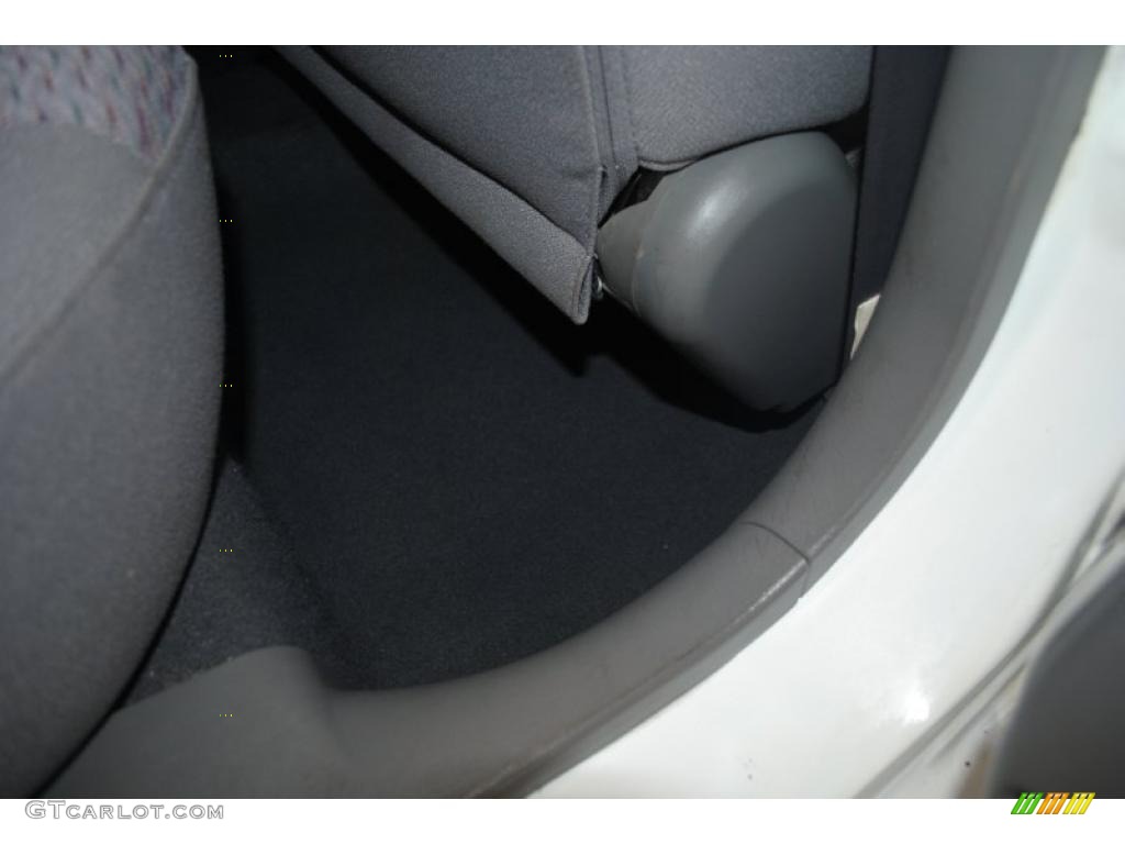 2002 Rio Sedan - Polar White / Gray photo #39
