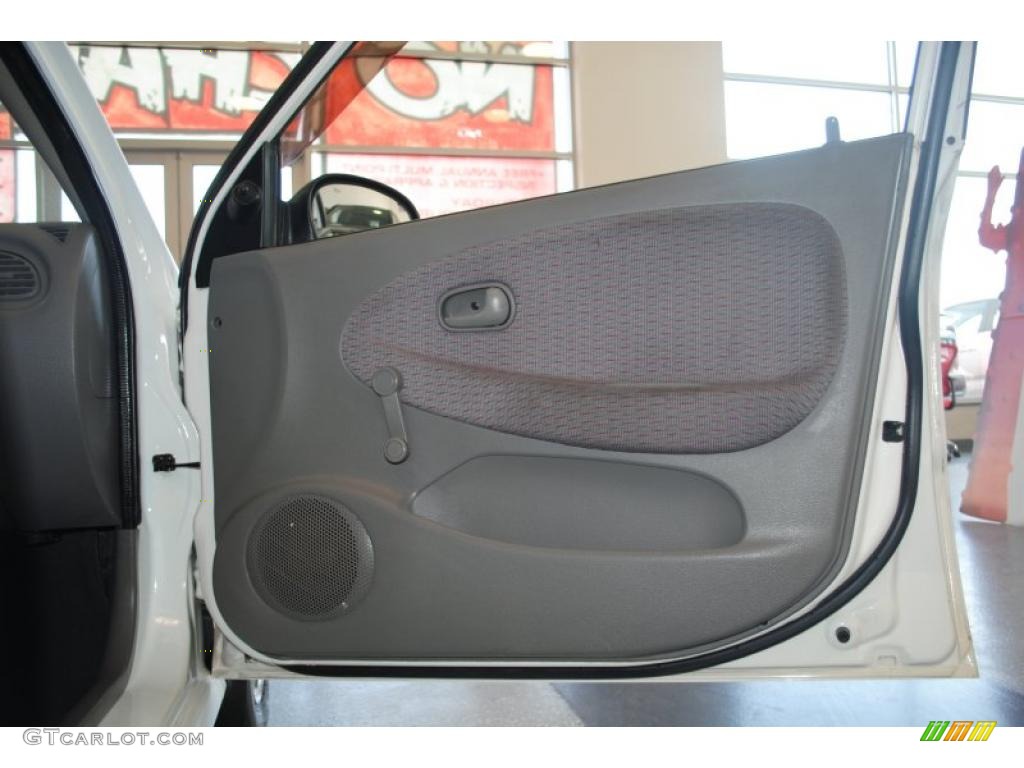 2002 Rio Sedan - Polar White / Gray photo #40