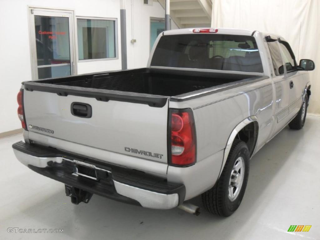 2004 Silverado 1500 LS Extended Cab - Silver Birch Metallic / Dark Charcoal photo #4