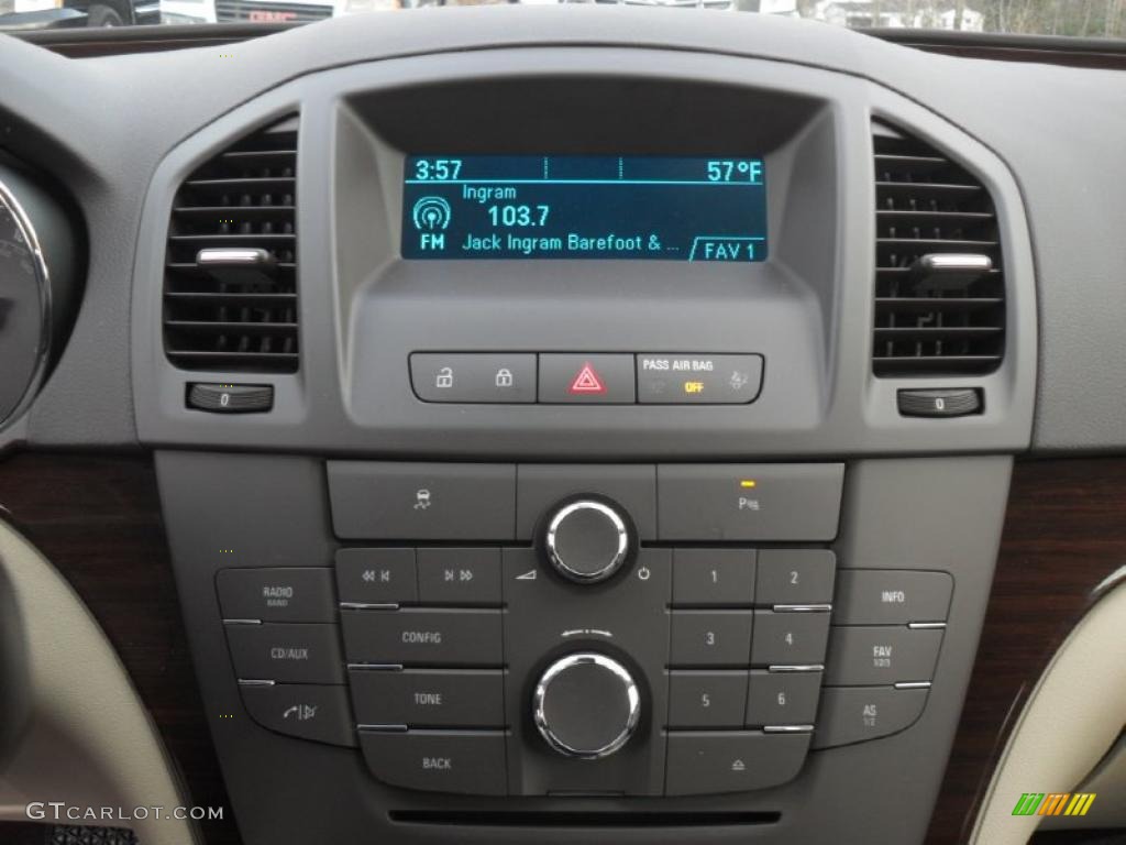 2011 Buick Regal CXL Controls Photo #42265434