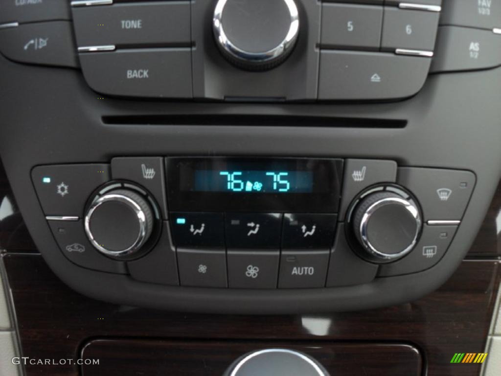 2011 Buick Regal CXL Controls Photo #42265462
