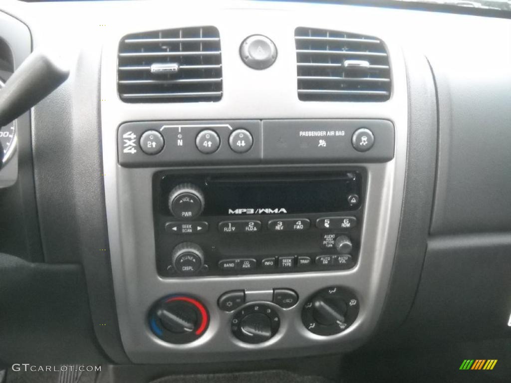 2011 GMC Canyon SLE Crew Cab 4x4 Controls Photo #42267682