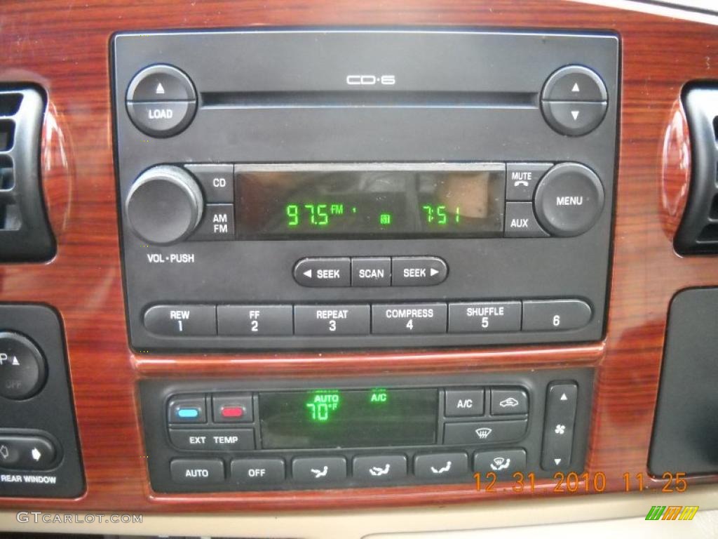 2007 Ford F350 Super Duty Lariat Crew Cab 4x4 Controls Photo #42269703