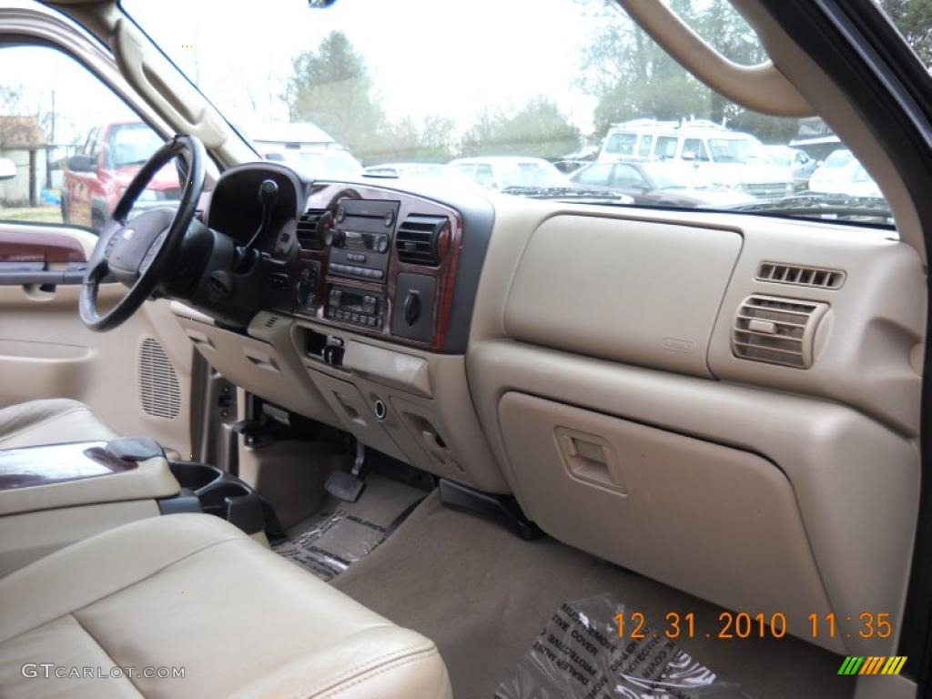 2007 F350 Super Duty Lariat Crew Cab 4x4 - Arizona Beige Metallic / Tan photo #39