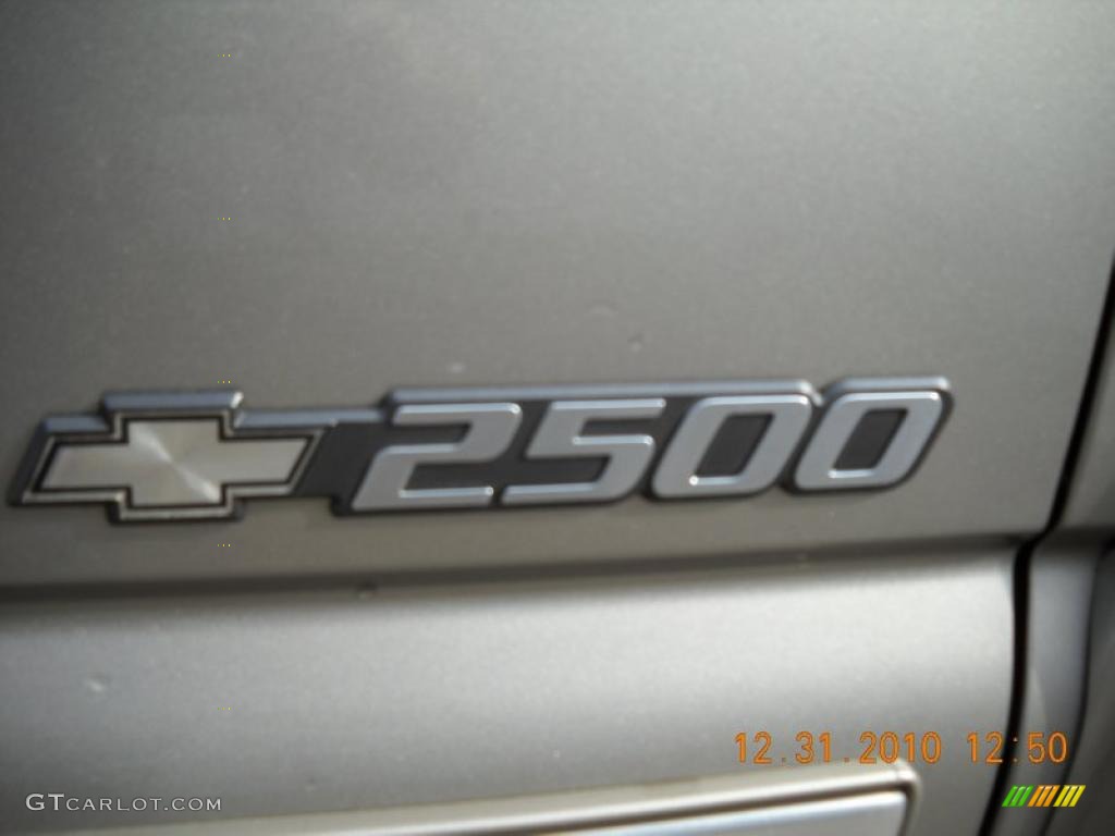 2000 Chevrolet Silverado 2500 LS Extended Cab 4x4 Marks and Logos Photo #42271535