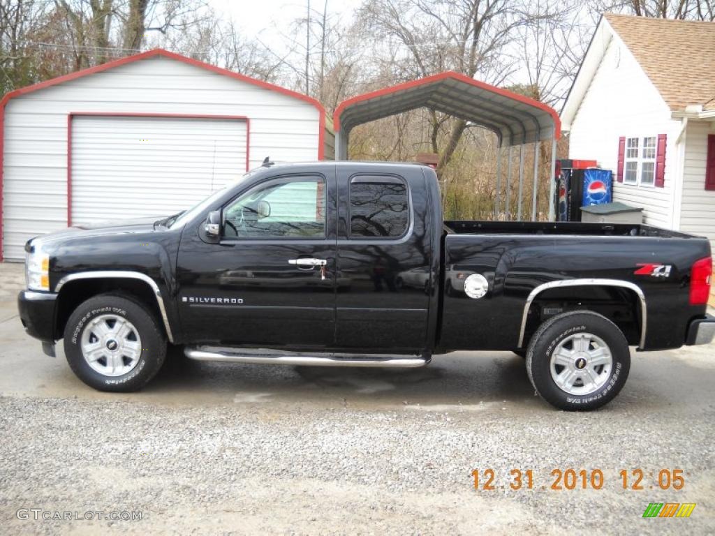 Black Chevrolet Silverado 1500