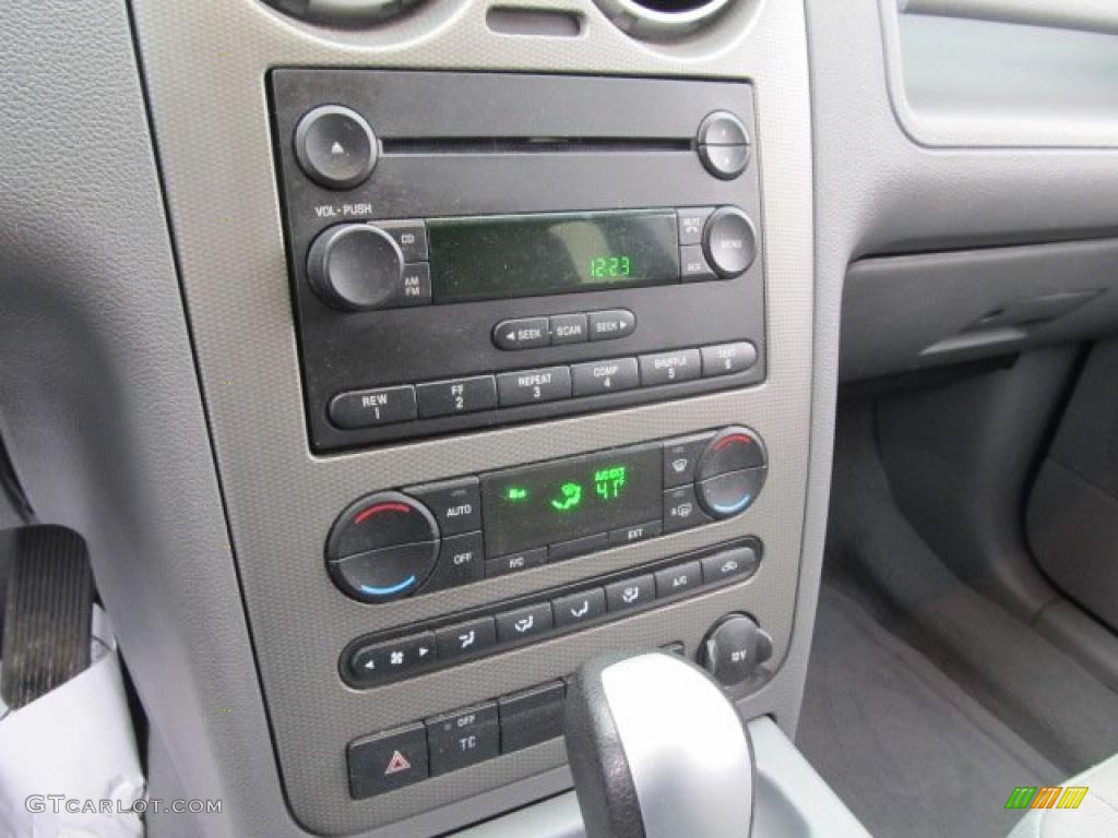 2006 Ford Freestyle SE AWD Controls Photo #42272999