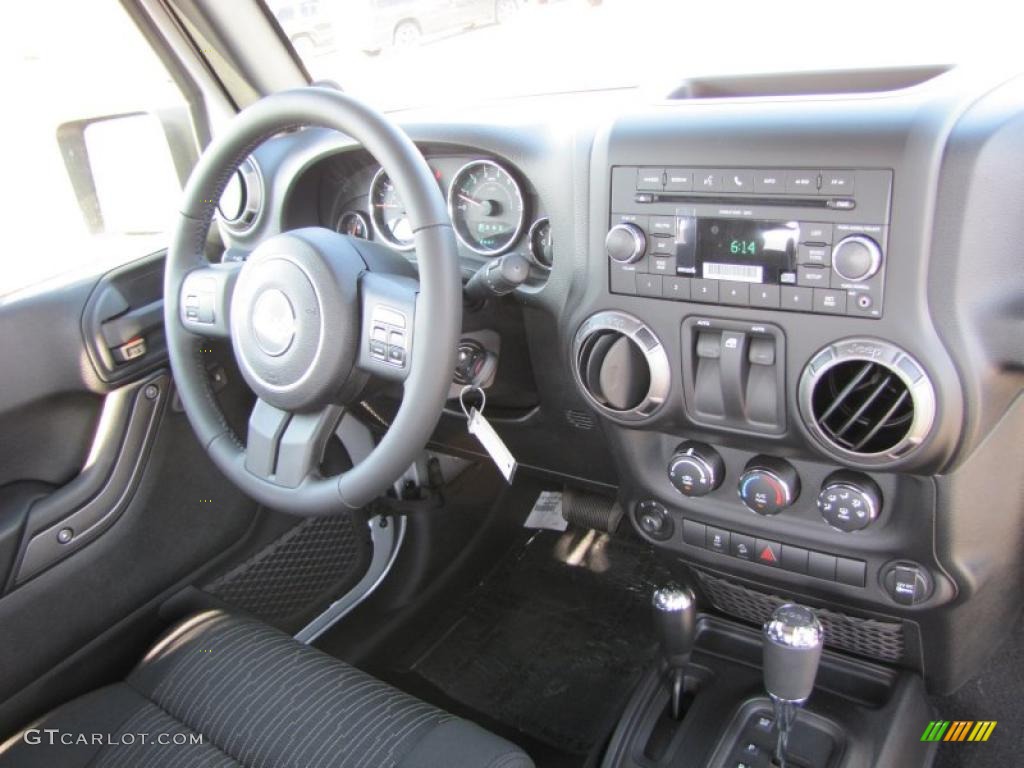 2011 Wrangler Sport S 4x4 - Bright Silver Metallic / Black photo #15