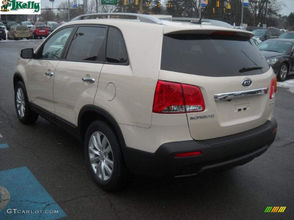 2011 Sorento EX V6 AWD - White Sand Beige / Black photo #5