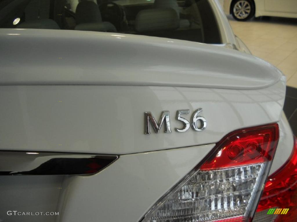 2011 Infiniti M 56 Sedan Marks and Logos Photos