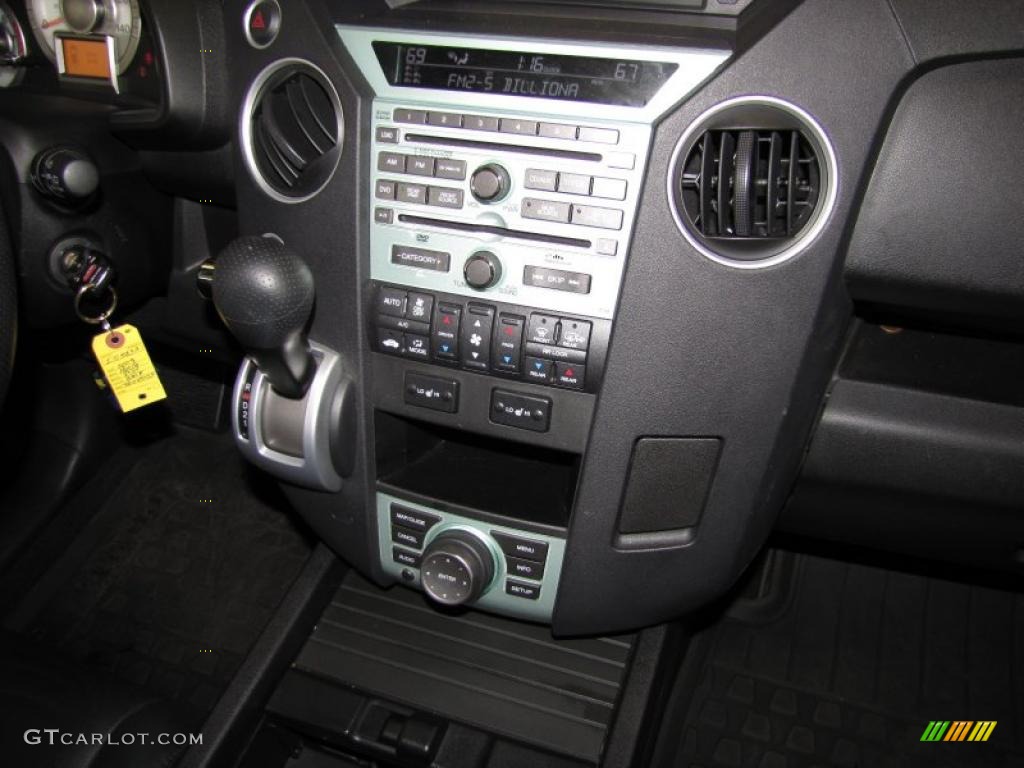 2009 Honda Pilot Touring 4WD Controls Photo #42288851
