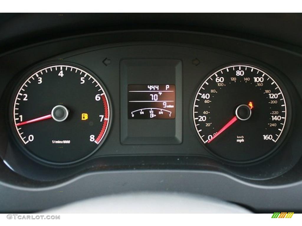 2011 Volkswagen Jetta SE Sedan Gauges Photo #42292727