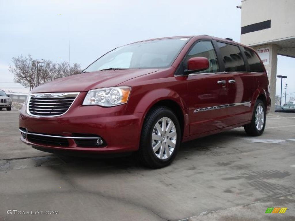 2011 Town & Country Touring - L - Deep Cherry Red Crystal Pearl / Black/Light Graystone photo #7