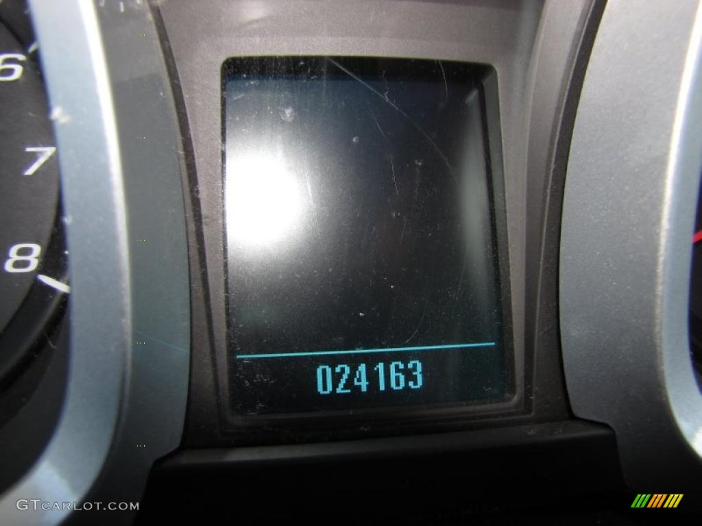 2010 Equinox LT - Summit White / Jet Black/Light Titanium photo #21