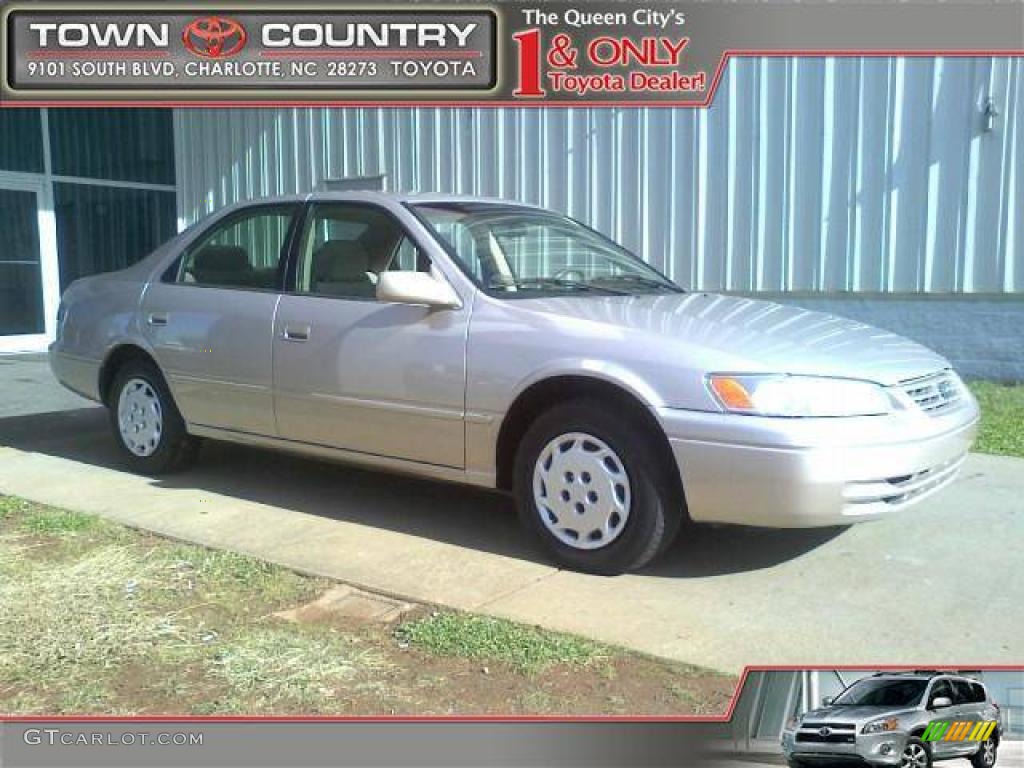 1999 Camry LE - Cashmere Beige Metallic / Oak photo #1