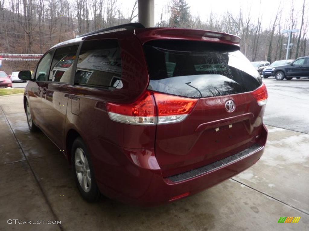 2011 Sienna LE - Salsa Red Pearl / Bisque photo #4