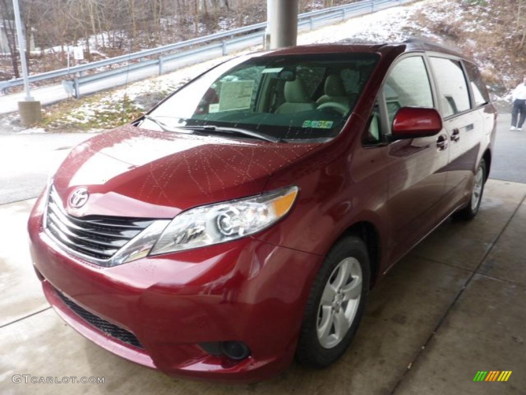2011 Sienna LE - Salsa Red Pearl / Bisque photo #5
