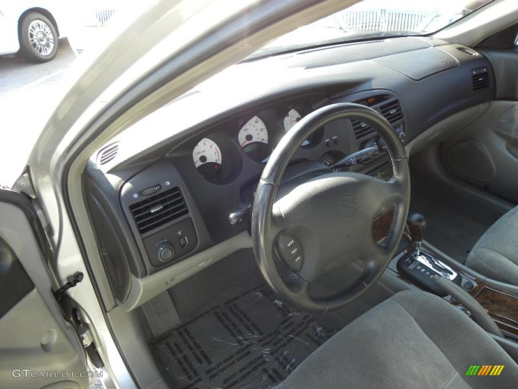 Gray Interior 2005 Suzuki Verona LX Photo #42308228