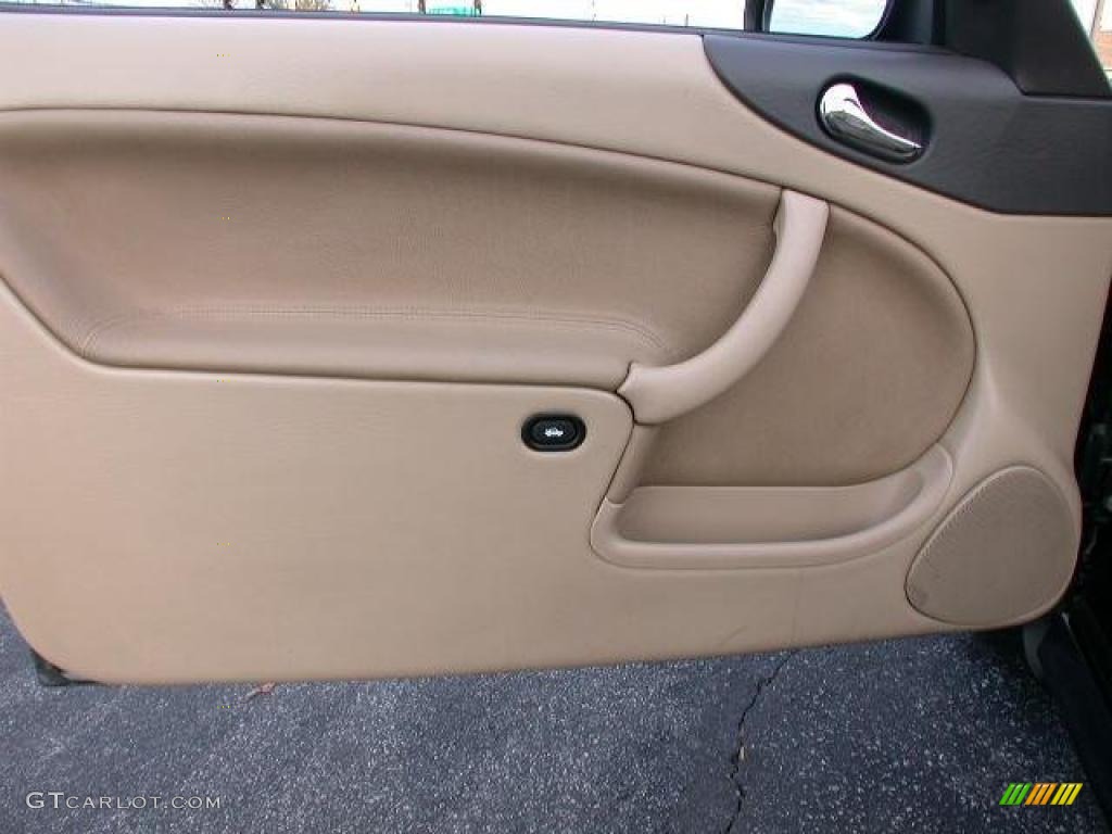 2002 Saab 9-3 SE Convertible Sand Beige Door Panel Photo #42308664