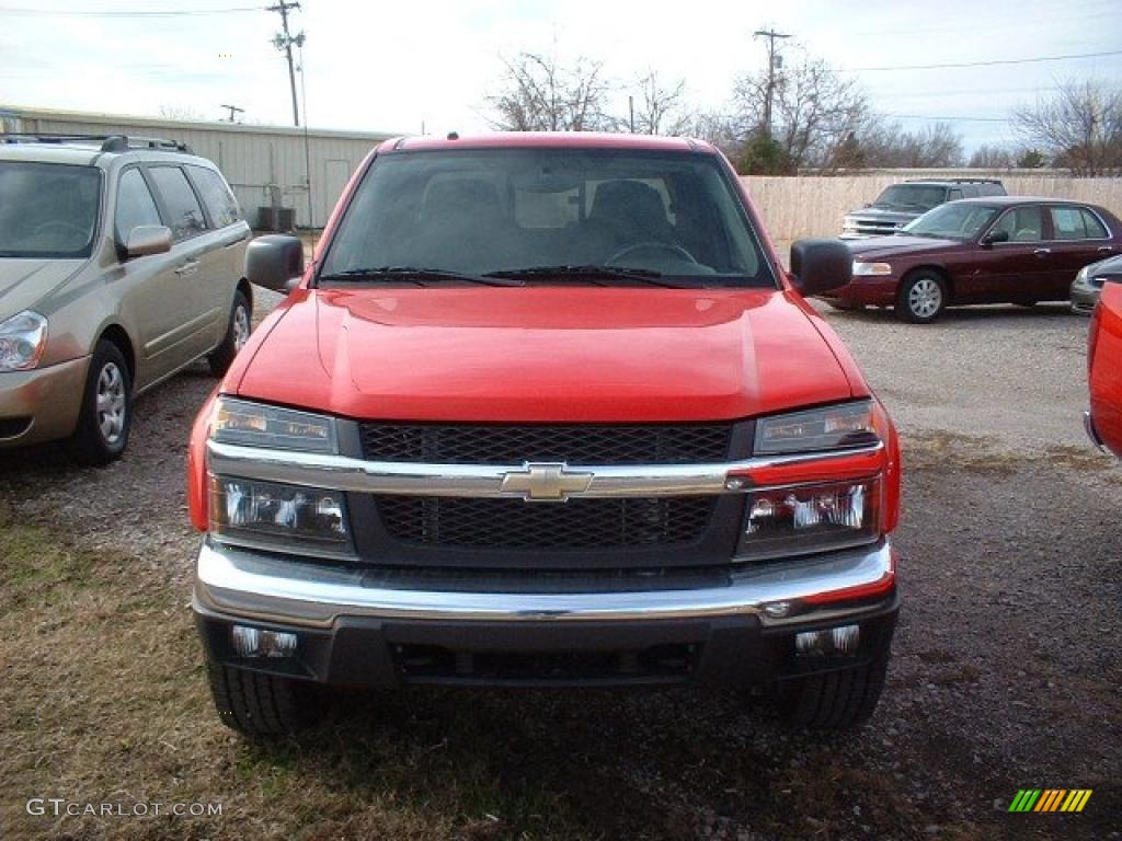 2006 Colorado Z71 Crew Cab 4x4 - Victory Red / Very Dark Pewter photo #2