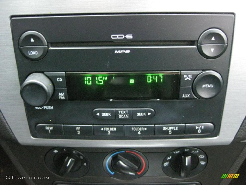2007 Ford Fusion SE Controls Photo #42315067