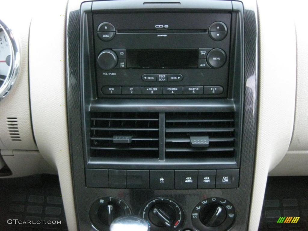 2007 Ford Explorer Sport Trac XLT 4x4 Controls Photo #42315555