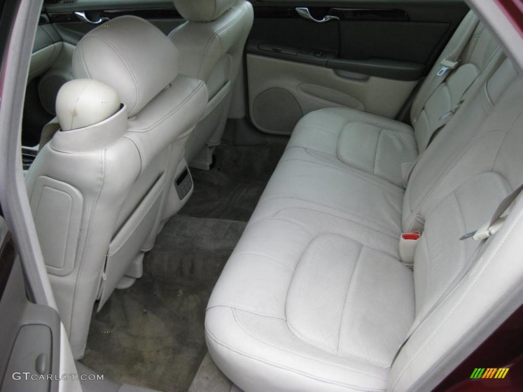 Oatmeal Interior 2001 Cadillac DeVille DTS Sedan Photo #42319351