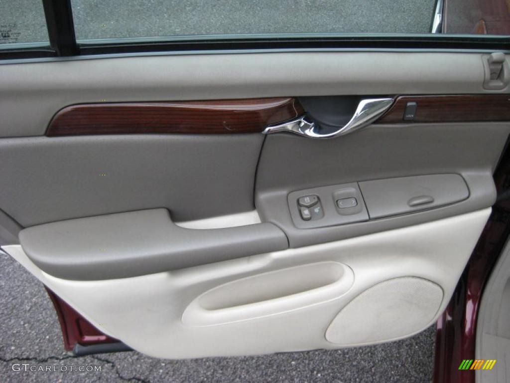 2001 Cadillac DeVille DTS Sedan Oatmeal Door Panel Photo #42319379