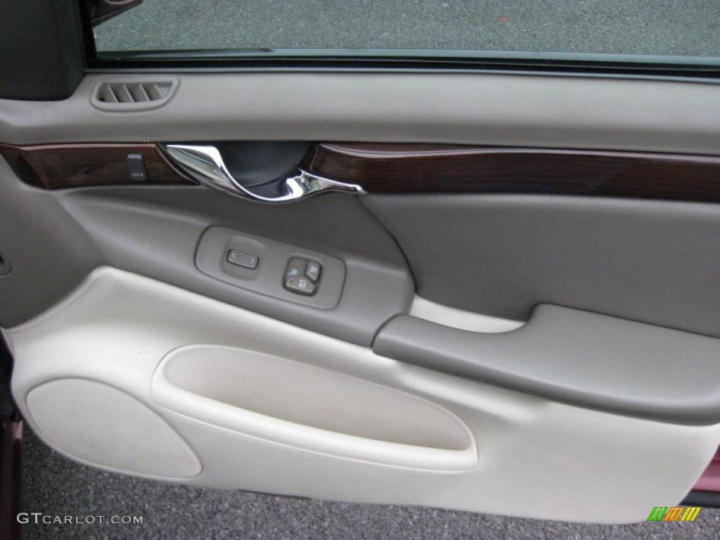 2001 Cadillac DeVille DTS Sedan Oatmeal Door Panel Photo #42319431