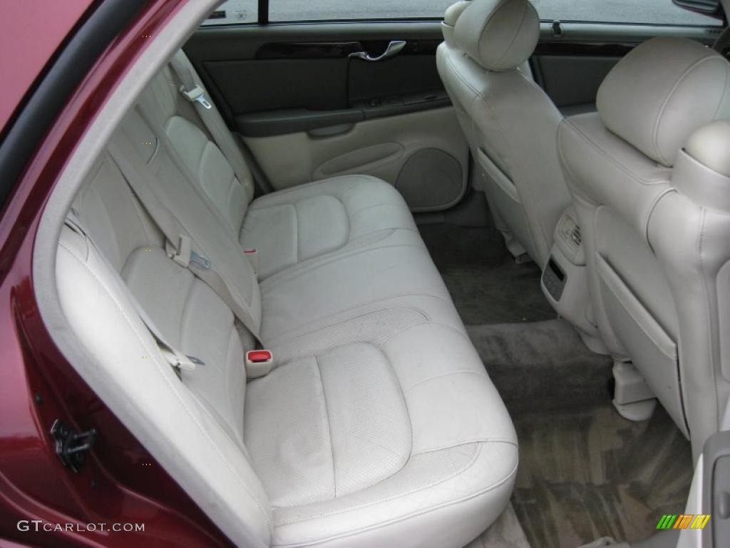 Oatmeal Interior 2001 Cadillac DeVille DTS Sedan Photo #42319447