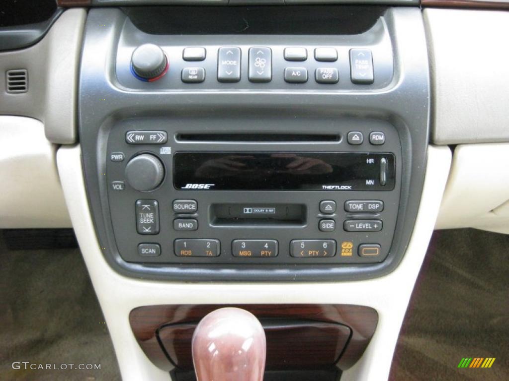 2001 Cadillac DeVille DTS Sedan Controls Photo #42319507