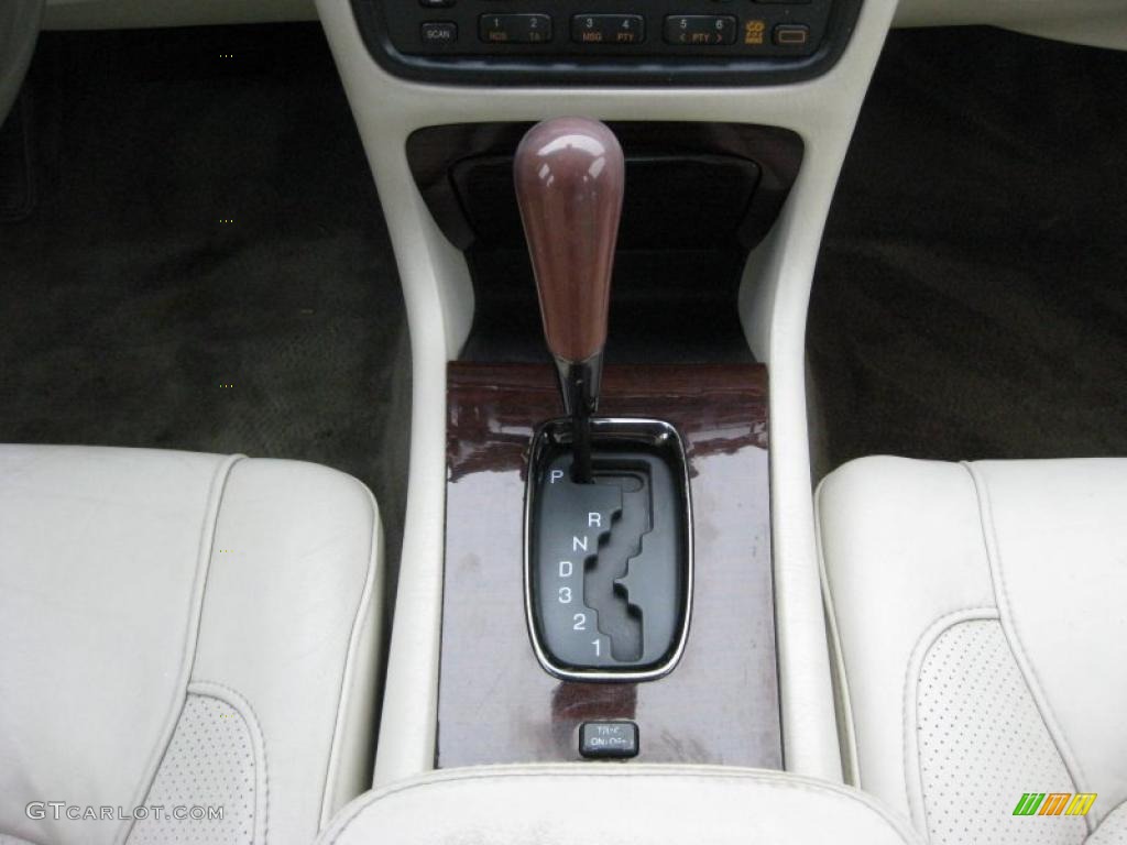 2001 Cadillac DeVille DTS Sedan 4 Speed Automatic Transmission Photo #42319523