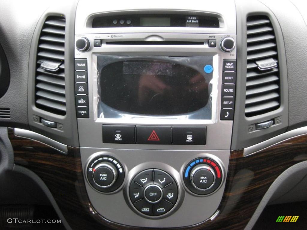 2011 Hyundai Santa Fe SE AWD Controls Photo #42320839