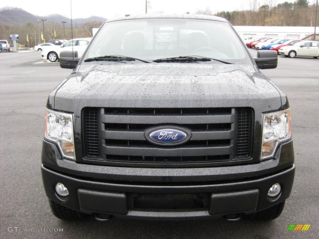 2010 F150 XLT SuperCab 4x4 - Tuxedo Black / Medium Stone photo #3