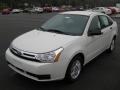 White Suede - Focus SE Sedan Photo No. 2