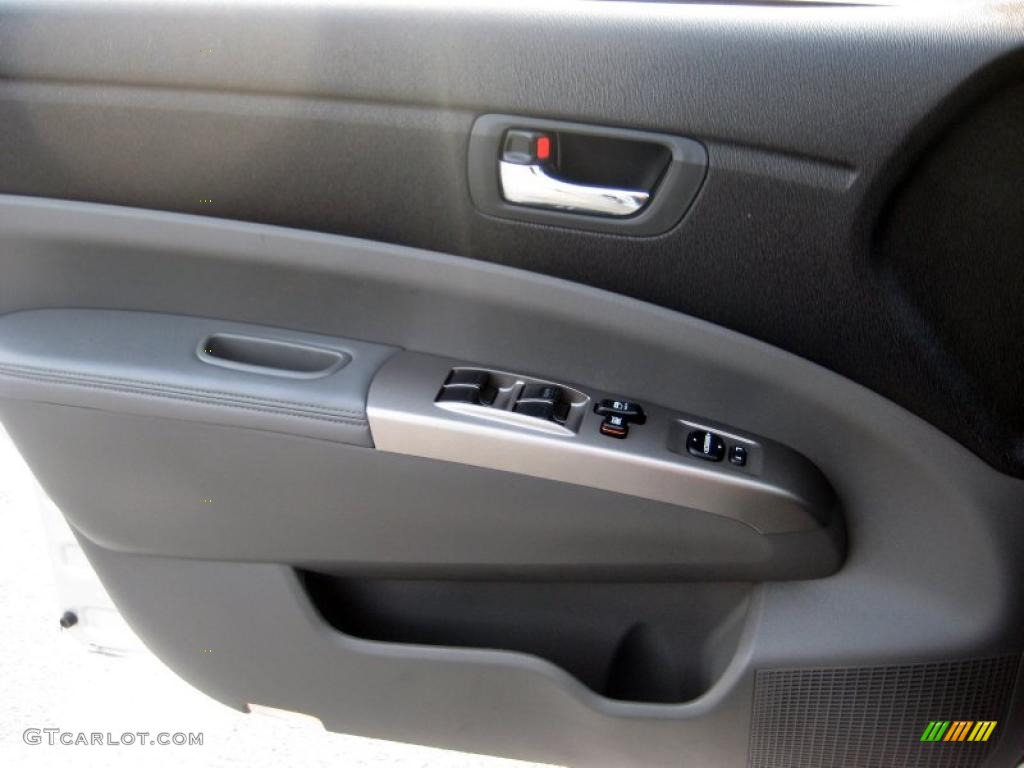2006 Toyota Prius Hybrid Gray Door Panel Photo #42325043