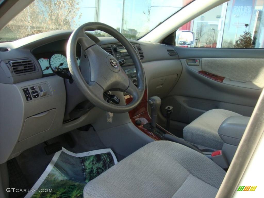 2004 Toyota Corolla LE interior Photo #42329630