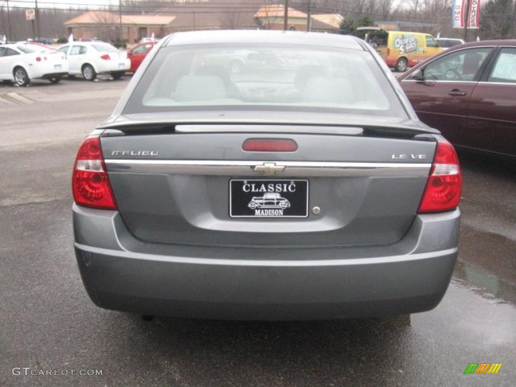 2005 Malibu LS V6 Sedan - Medium Gray Metallic / Gray photo #4